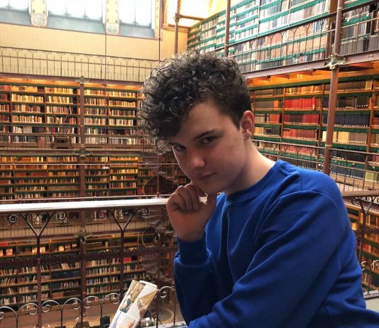 Zestienjarige Justin benoemd tot Youth Pride Ambassadeur 2019