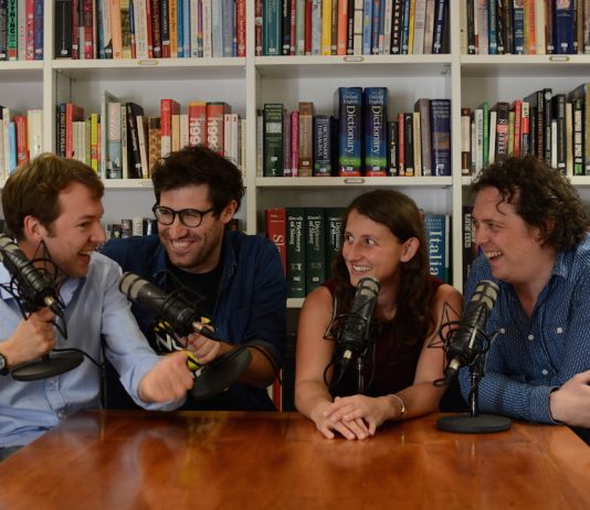 PODCASTFENOMEEN NO SUCH THING AS A FISH NAAR AMSTERDAM EN GRONINGEN PODCASTFENOMEEN NO SUCH THING AS A FISH NAAR AMSTERDAM EN GRONINGEN