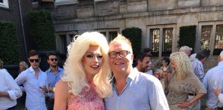 Sjoerd Knops: “Frits gehuld in jurk voor songfestival bingo” Sjoerd Knops: "Frits gehuld in jurk voor songfestival bingo" Amsterdammers en andere belangstellenden die de Amsterdamse oud-wethouder Frits Huffnagel altijd al eens in een jurk gezien willen hebben, zijn op maandag 13 mei 2019 van harte welkom in het kleurrijke en vrolijke Queers Café, gelegen aan de Amstel 60.