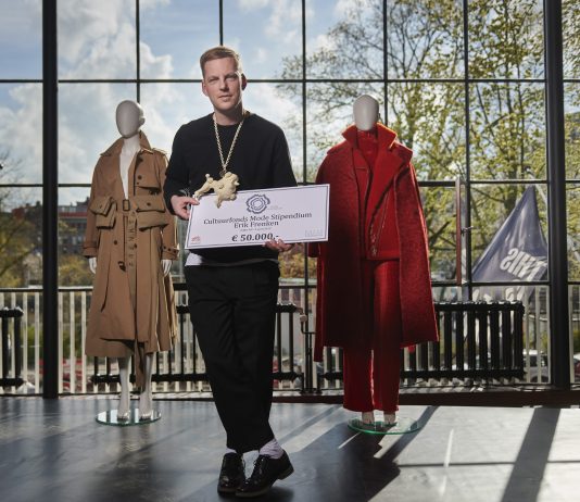 Erik Frenken ontvangt het negende Cultuurfonds Mode Stipendium Erik Frenken ontvangt het negende Cultuurfonds Mode Stipendium