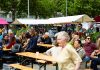 Verbinding, verhalen en vermaak bij 5 Mei Viering Plein ’40-’45 Verbinding, verhalen en vermaak bij 5 Mei Viering Plein '40-'45