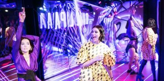 Dua Lipa onthult eigen beeld in Madame Tussauds Amsterdam