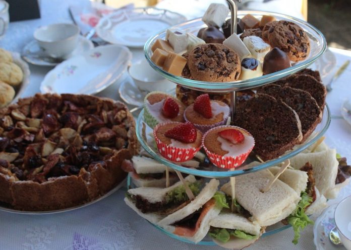 High-tea in Amsterdam: 'Lekker, gezellig en gemakkelijk' High-tea in Amsterdam: 'Lekker, gezellig en gemakkelijk'
