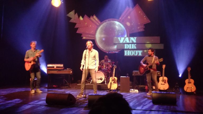 Van Dik Hout live te zien bij Concerto Recordstore