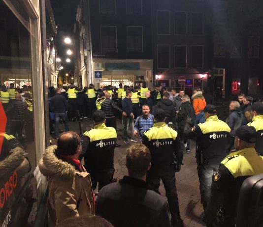 Engelse supporters bouwen alvast feestje op de Wallen