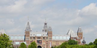 Museumplein: van Ajax-huldiging naar Museum Market Museumplein: van Ajax-huldiging naar Museum Market