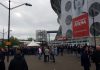 Ajax-supporters verzamelen bij de Johan Cruijff ArenA