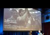 Publiek de Balie vermaakt met DIEGO MARADONA Publiek op tribune de Balie vermaakt met DIEGO MARADONA