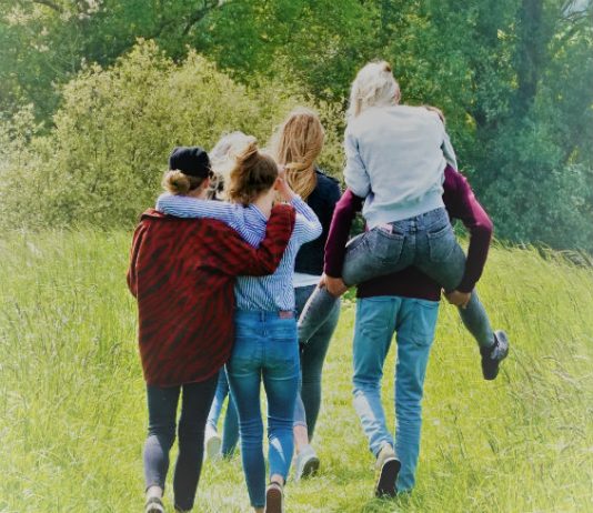 “Samen gaan we eenzaamheid onder jongeren uit de taboesfeer halen” "Samen gaan we eenzaamheid onder jongeren uit de taboesfeer halen”