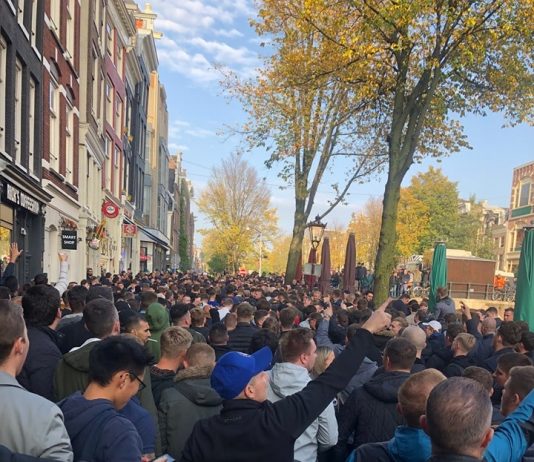 Geen noemenswaardige incidenten met Chelsea fans in Amsterdam Geen noemenswaardige incidenten met Chelsea fans in Amsterdam