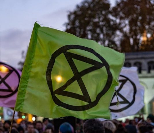 LEDEN EXTINCTION REBELLION IN HONGERSTAKING VOOR BETER KLIMAAT LEDEN EXTINCTION REBELLION IN HONGERSTAKING VOOR BETER KLIMAAT
