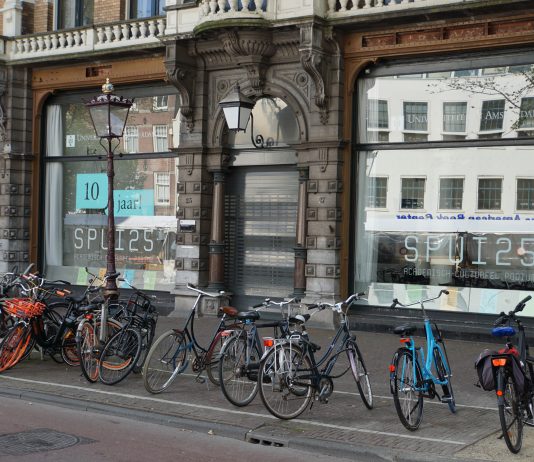 Avond bij SPUI25 over de tekorten in de kinderopvang SPUI25