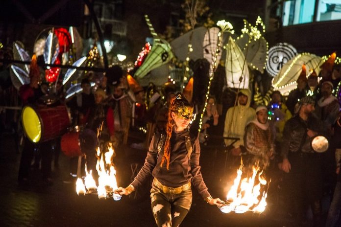 Voorbeschouwing: Super Sint Maarten Lichtjesparade door Amsterdam Oost