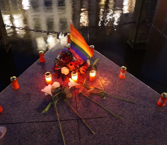 Dappere strijders tonen solidariteit voor LHBTI’s in Rusland en Tsjetsjenië Dappere strijders tonen solidariteit voor LHBTI’s in Rusland en Tsjetsjenië