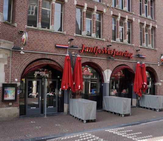 Koninklijke Horeca Nederland in actie voor horecaondernemers Koninklijke Horeca Nederland in actie voor horecaondernemers
