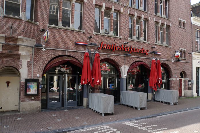 Koninklijke Horeca Nederland in actie voor horecaondernemers Koninklijke Horeca Nederland in actie voor horecaondernemers