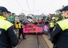 GVB scherpt advertentiebeleid aan na actie Extinction Rebellion rondom greenwashing Shell GVB scherpt advertentiebeleid aan na actie Extinction Rebellion rondom greenwashing Shell
