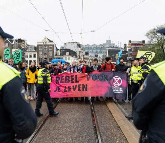 GVB scherpt advertentiebeleid aan na actie Extinction Rebellion rondom greenwashing Shell