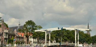 Provincie Noord-Holland geeft zegen fusie Amsterdam en Weesp Provincie Noord-Holland geeft zegen fusie Amsterdam en Weesp