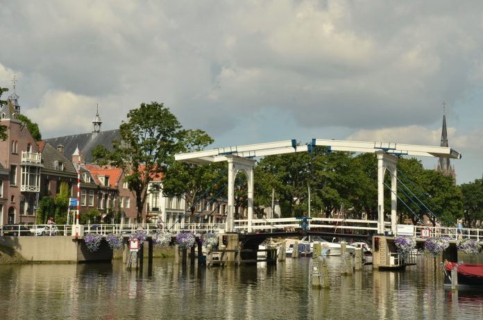 Provincie Noord-Holland geeft zegen fusie Amsterdam en Weesp Provincie Noord-Holland geeft zegen fusie Amsterdam en Weesp