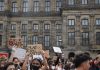 Opnieuw protest anti-zwart politiegeweld en racisme: nu in Amsterdam Zuidoost Opnieuw protest anti-zwart politiegeweld en racisme: nu in Amsterdam Zuidoost