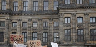 Opnieuw protest anti-zwart politiegeweld en racisme: nu in Amsterdam Zuidoost Opnieuw protest anti-zwart politiegeweld en racisme: nu in Amsterdam Zuidoost