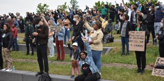 Gemoedelijke, vreedzame en imposante Black Lives Matter-demonstratie Gemoedelijke, vreedzame en imposante Black Lives Matter-demonstratie