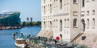 Het Scheepvaartmuseum opent nieuw terras op het water Het Scheepvaartmuseum opent nieuw terras op het water