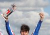 Harde werker Theo Visser domineert openingsweekend RK1 met drie zeges: “Ik wil kampioen worden” Harde werker Theo Visser domineert openingsweekend RK1 met drie zeges: “Ik wil kampioen worden”