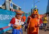 Oranjefans maken sfeer voorafgaand aan Nederland – Oekraïne