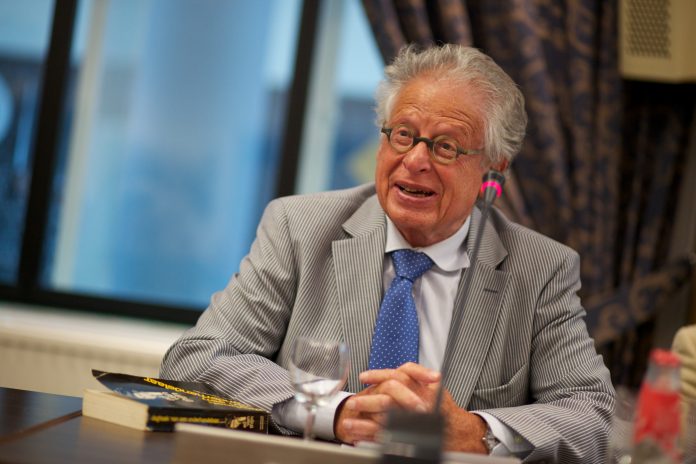 Ed van Thijn bij Nationaal Archief & Spaarnestad Photo join Wikipedia Oud Amsterdam burgermeester Ed van Thijn (87) overleden