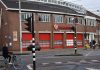 Twee personen van balkon gered door brandweer bij woningbrand Marnixstraat Twee personen van balkon gered door brandweer bij woningbrand Marnixstraat