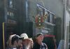 Red Hot Chili Peppers-drummer Chad Smit bezoekt Henk Schiffmachter in Amsterdam