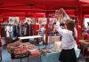 Struinen op de Meeuwenmarkt in Amsterdam Noord Struinen op de Meeuwenmarkt in Amsterdam Noord
