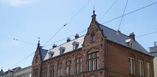 Tegen de macht: Vrouw, leven vrijheid! Over de protesten in Iran Tegen de macht: Vrouw, leven vrijheid! Over de protesten in Iran