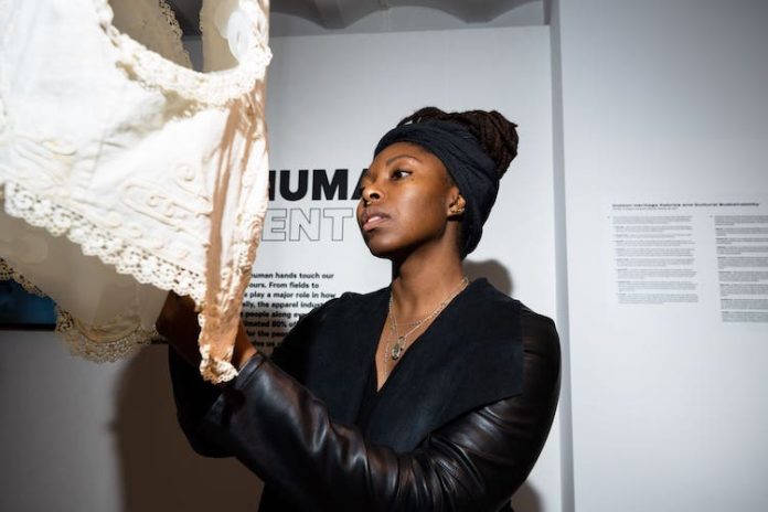 Bodies of Work Chapter Two van Knowing Cotton Otherwise bij Fashion For Good museum