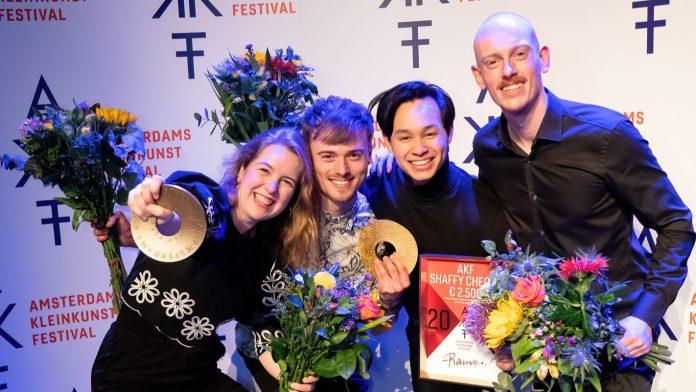 Prijzenregen tijdens finale Amsterdams Kleinkunst Festival in De Kleine Komedie