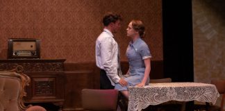 Queer theatervoorstelling ‘Calamus’ in Het Amsterdams Theaterhuis Queer theatervoorstelling 'Calamus' in Het Amsterdams Theaterhuis