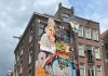 Café De Blaffende Vis onthuld gevelversiering Koningsdag 2023 Café De Blaffende Vis onthuld gevelversiering Koningsdag 2023