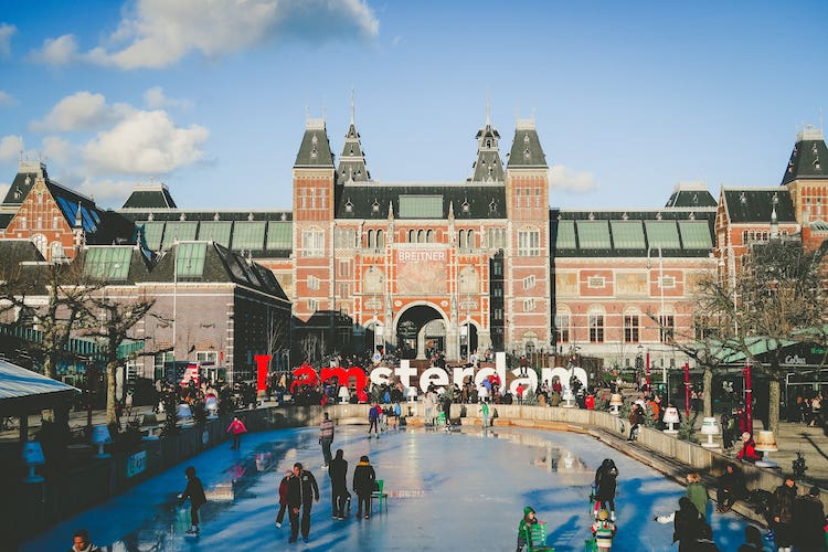 Regen in Amsterdam? Dit zijn de leukste overdekte uitjes