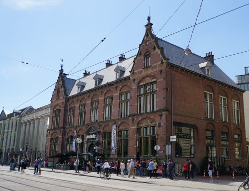 De Balie Scholieren in debat met politici bij De Balie