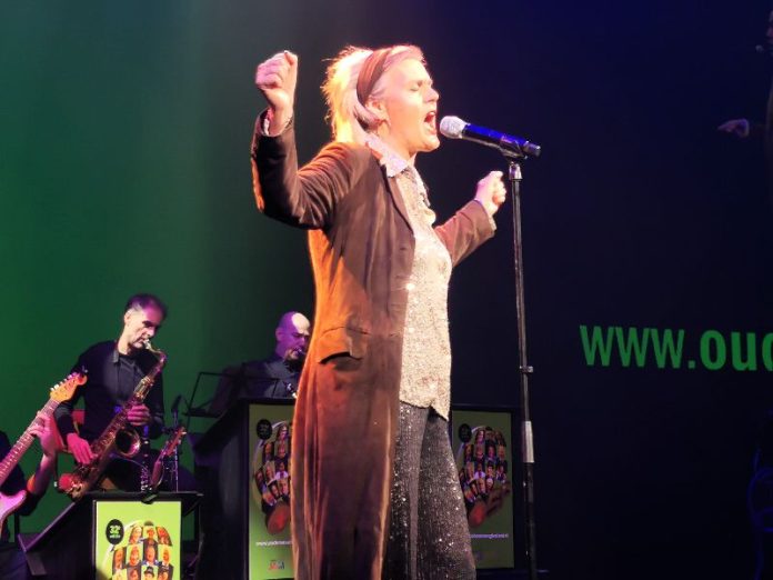 Ouderen Songfestival Machteld van der Gaag wint 32e editie Ouderen Songfestival met protestchanson Non, non, rien n'a changé