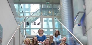 Zangvoorstellingen WATER BEWEEGT een unieke belevenis voor publiek én deelnemers Zangvoorstellingen WATER BEWEEGT een unieke belevenis voor publiek én deelnemers