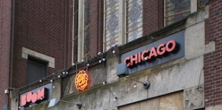 STAND-UP COMEDIAN MAISIE ADAM NAAR BOOM CHICAGO AMSTERDAM STAND-UP COMEDIAN MAISIE ADAM NAAR BOOM CHICAGO AMSTERDAM