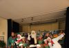Tuindorp Oostzaan zwaait Sinterklaas uit en verwelkomt Kerstman Tuindorp Oostzaan zwaait Sinterklaas uit en verwelkomt Kerstman