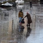 2021-02-14 schaatsen op oudezijds voorburgwal 8