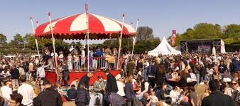 Waar zijn de Bevrijdingsdag festivals in Amsterdam?