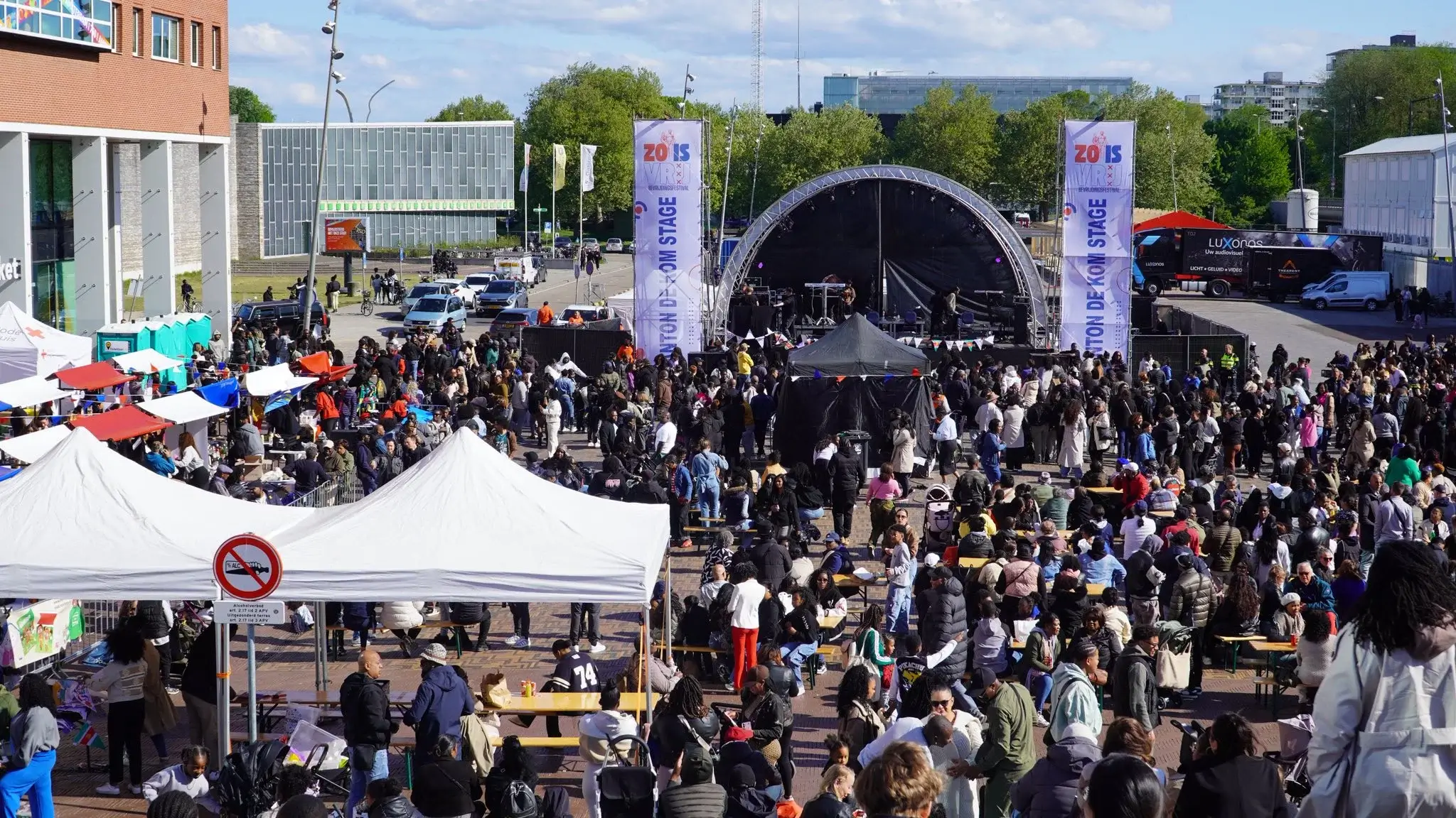 Waar zijn de Bevrijdingsdag festivals in Amsterdam?