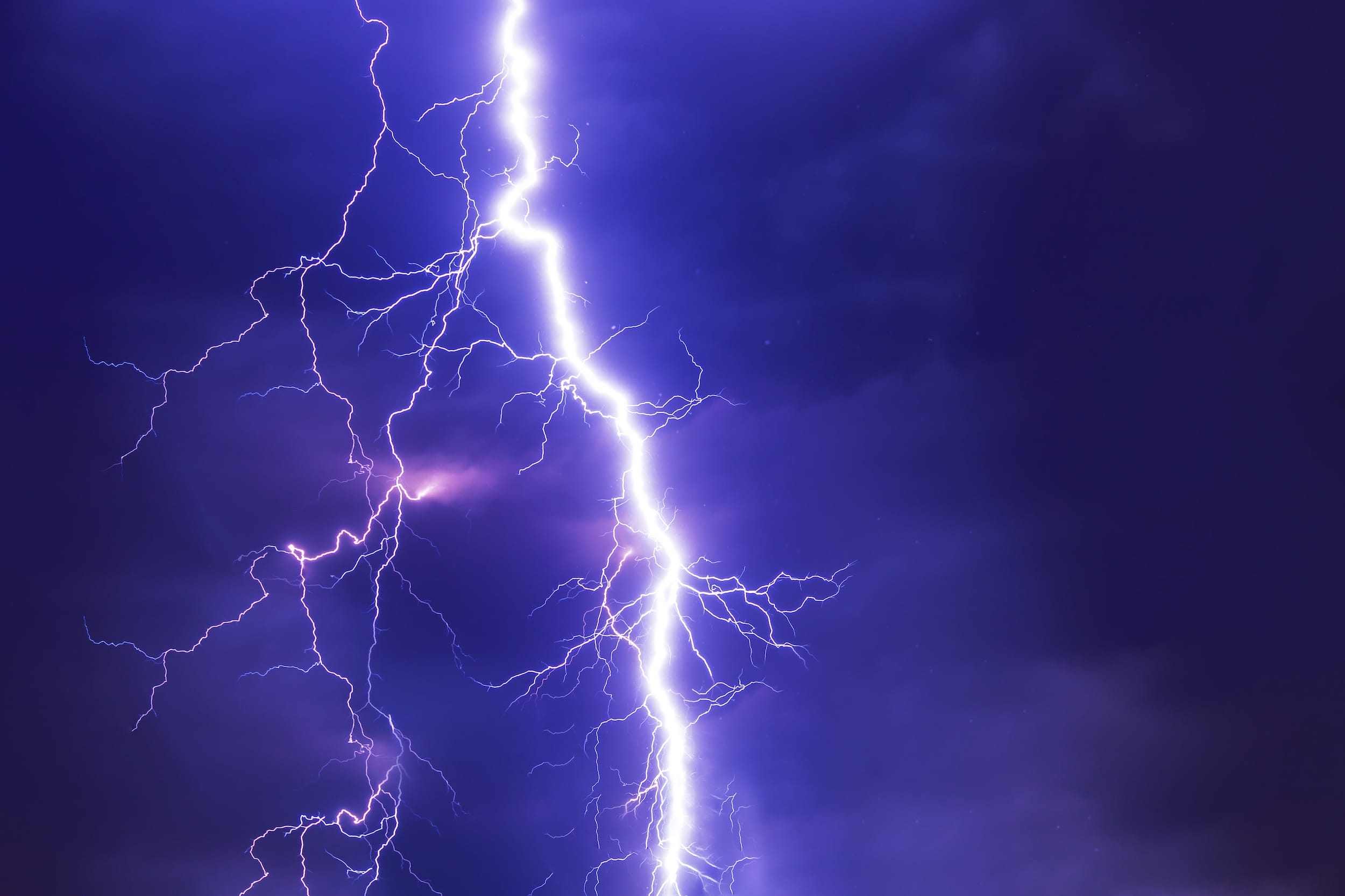 Zwaar onweer op komst in Amsterdam
