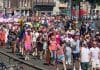 Duizenden deelnemers lopen Pride Walk door Amsterdam Duizenden deelnemers lopen Pride Walk door Amsterdam